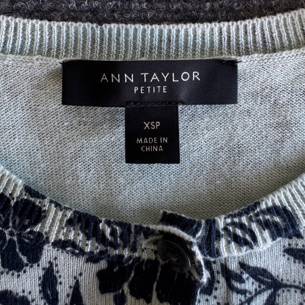Ann Taylor Petite Floral Cardigan Sweater Navy Blue 100% Cotton XSP Crew Neck - Picture 3 of 8